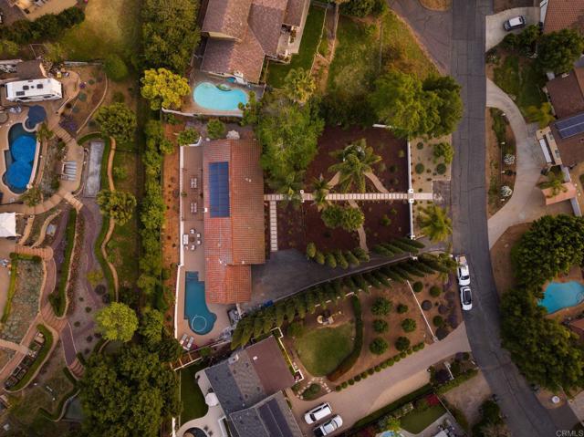 1920 Glennaire Drive, Escondido CA: https://media.crmls.org/mediaz/d63c2826-85bf-47f6-9819-111c0bef3e9f.jpg