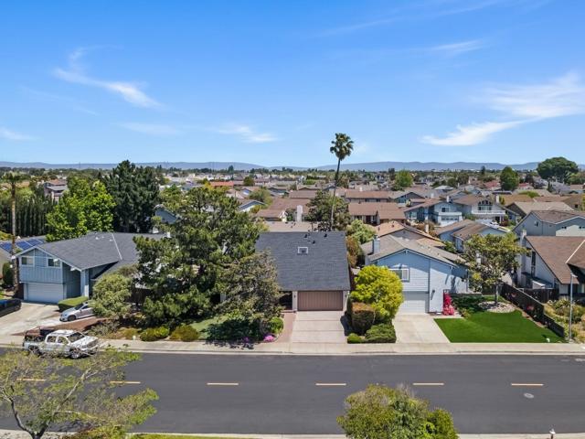 354 Port Royal Avenue, Foster City CA: https://media.crmls.org/mediaz/d63c2e1e-c964-4d54-8f35-06b66e858a49.jpg