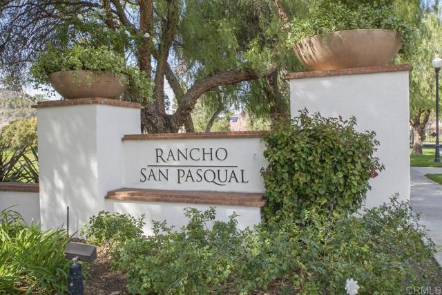 3071 Sprucewood Ln, Escondido CA: https://media.crmls.org/mediaz/d63c5a8f-64de-4d1c-a98f-3a6c1bd9802b.jpg