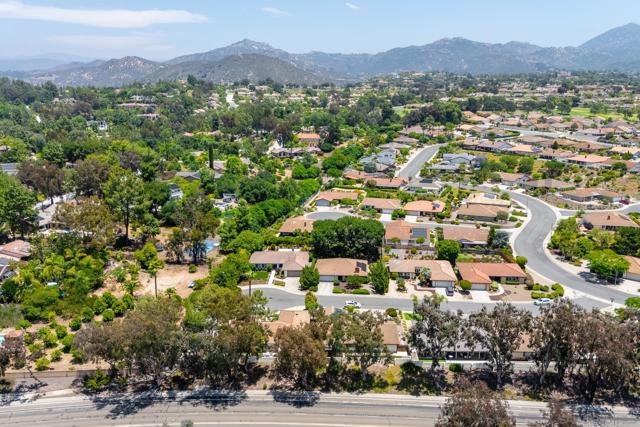 17893 Corte Emparrado, San Diego CA: https://media.crmls.org/mediaz/d63c7488-c592-4083-8ba4-4a341ea02a59.jpg