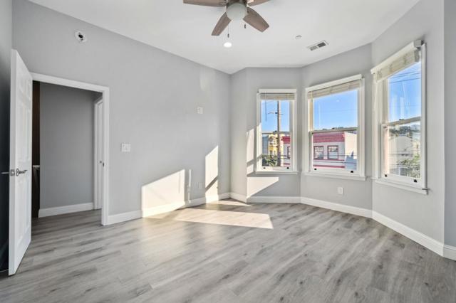 30003006 26th Street, San Francisco CA: https://media.crmls.org/mediaz/d63c8016-4c03-4e2b-be91-2e32139f2e7a.jpg