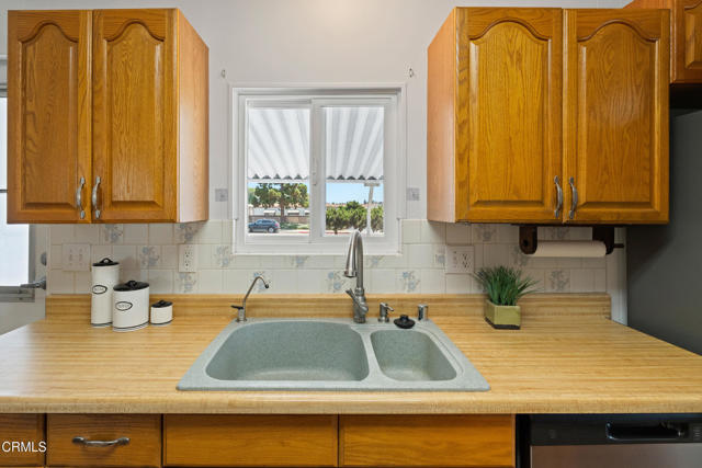 262 Gershwin Lane, Ventura CA: https://media.crmls.org/mediaz/d63d105a-c29b-4c51-8974-1a11a16a242d.jpg