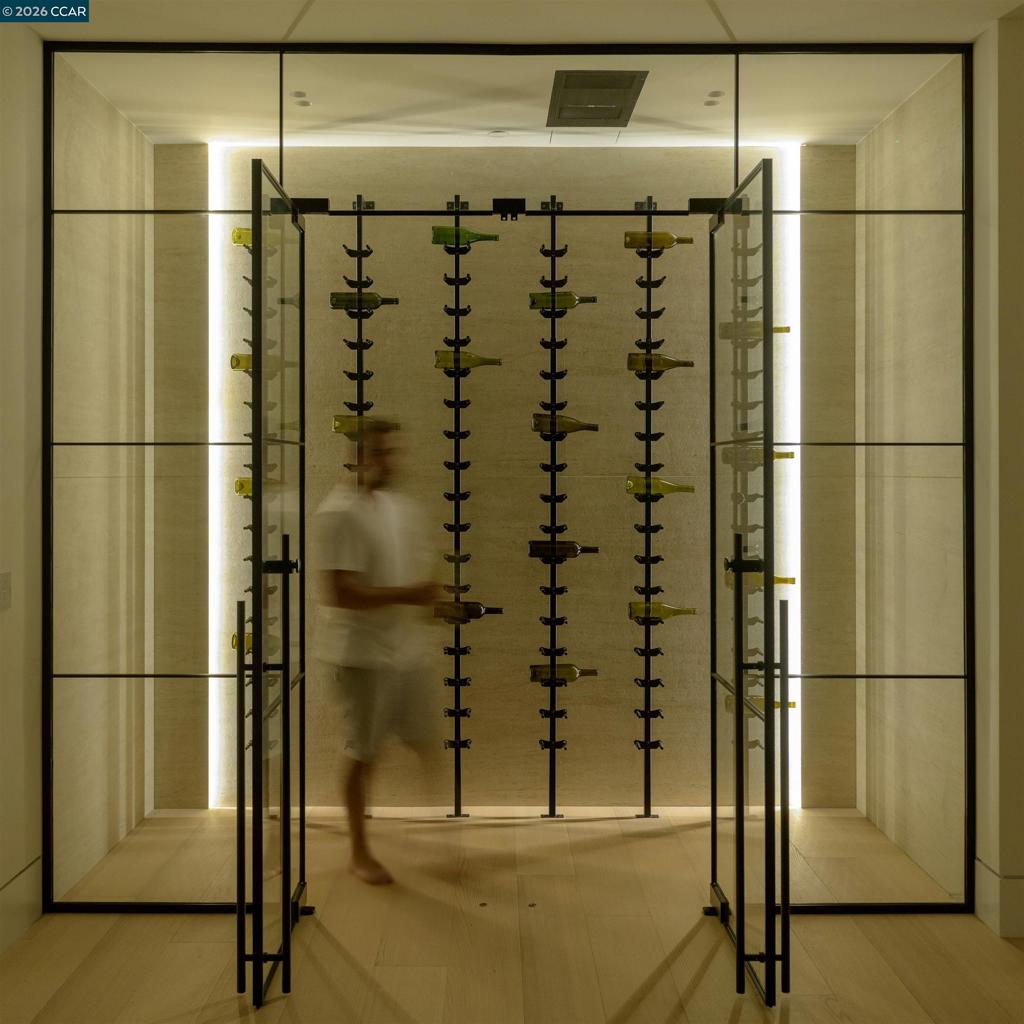 https://media.crmls.org/mediaz/d63d91af-a3d4-4a3c-ba0f-f21fb4ab9207.jpg?preset=X-Large