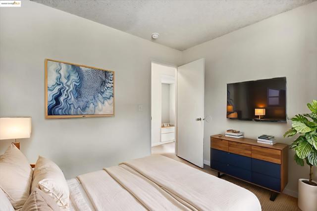 2040 Lanai Ave, San Jose CA: https://media.crmls.org/mediaz/d63dd26c-5b8d-4bdf-8b0c-6d1b095a5495.jpg