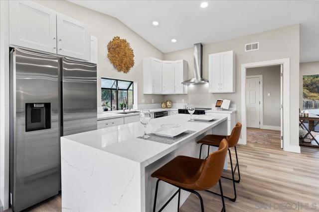 16310 Oak Springs Dr, Ramona CA: https://media.crmls.org/mediaz/d63dde69-8801-4b52-a438-37de3b9ee87c.jpg