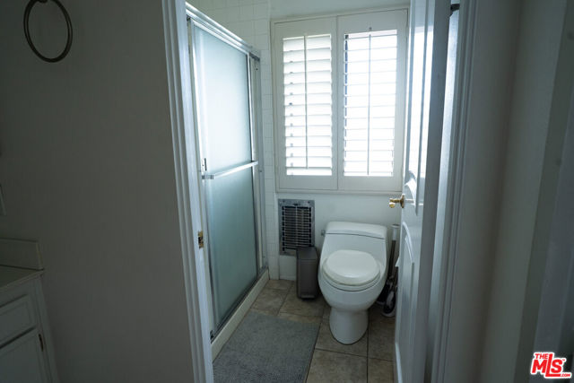 4616 Glencoe Avenue, Marina del Rey CA: https://media.crmls.org/mediaz/d63e0abb-9d12-4899-be7d-63c40f4d120c.jpg