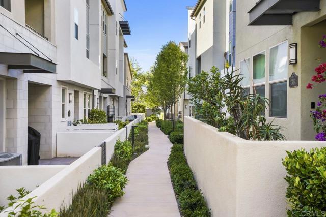 16755 Coyote Bush Drive, San Diego CA: https://media.crmls.org/mediaz/d63e5f55-92a8-42a2-8ee9-3790cea44d96.jpg