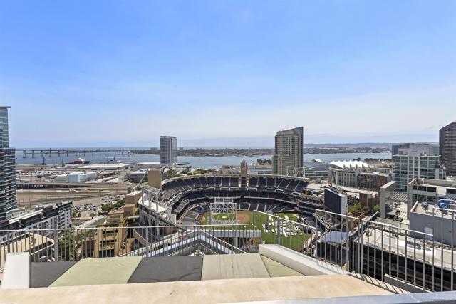 350 11Th Ave, San Diego CA: https://media.crmls.org/mediaz/d63f4123-aa60-458f-b3d0-9b95e37b584c.jpg