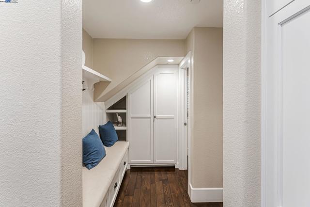 43150 Calle Familia, Fremont CA: https://media.crmls.org/mediaz/d63f62bd-78a7-4eff-a2c0-8b9c86b31734.jpg
