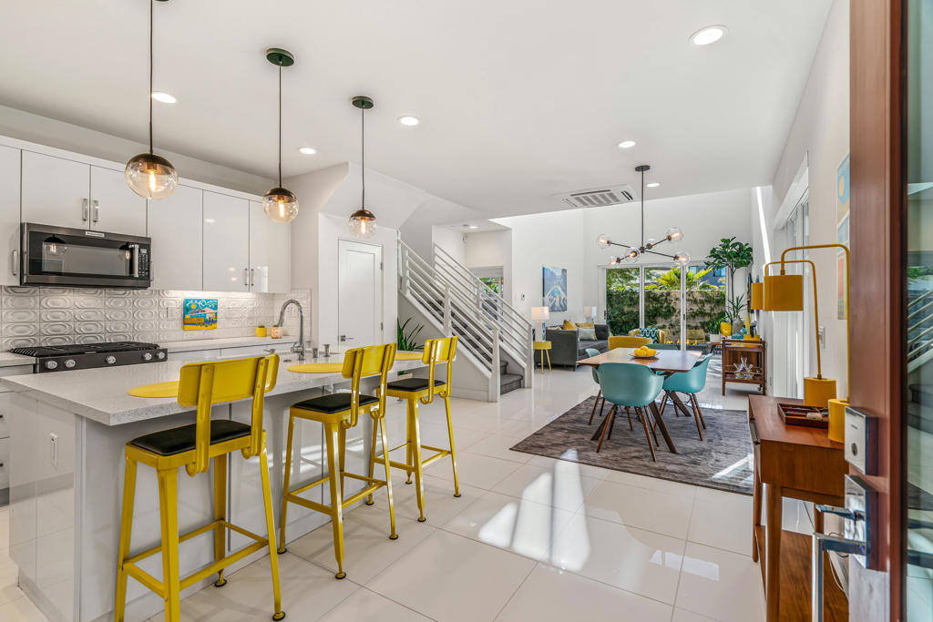 MLS #219138512PS image #2