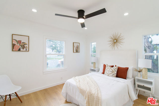 4068 Sutro Avenue photo 11