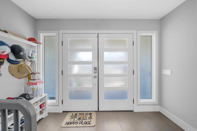 Detail Gallery Image 3 of 43 For 14 Buccaneer Way, Coronado,  CA 92118 - 5 Beds | 4/1 Baths