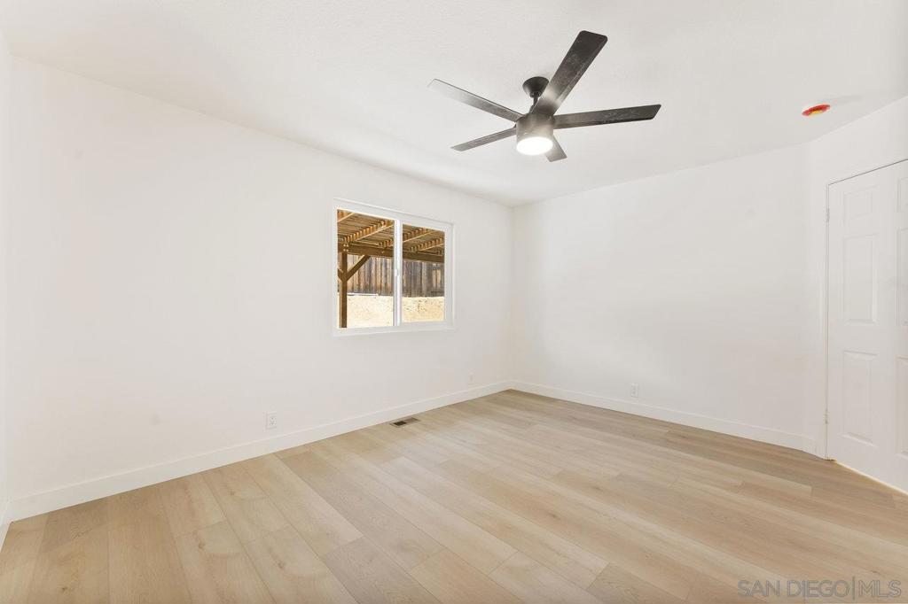 MLS #250031775SD img 20