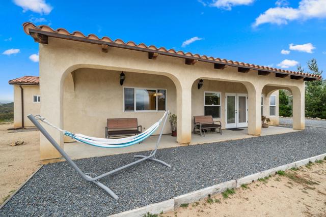 2389 Eric Road, Fallbrook CA: https://media.crmls.org/mediaz/d641d9b8-bb2d-48e7-ac86-695fa6288977.jpg