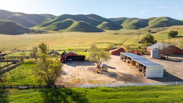 54800 Lonoak Road, King City CA: https://media.crmls.org/mediaz/d641f582-bc5a-420b-b085-faaebbea9848.jpg