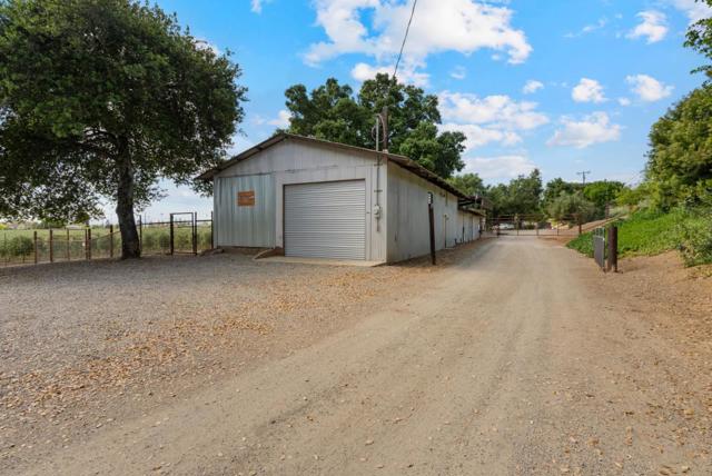 804 Comstock Road, Hollister CA: https://media.crmls.org/mediaz/d6421461-3076-464c-81f5-2e1ee12e2de3.jpg