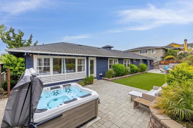 3279 N Cabrillo Highway, Half Moon Bay CA: https://media.crmls.org/mediaz/d6426785-ad32-4e7a-a36d-2b2f6adfeed9.jpg