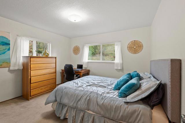 Image 23 of 57 For 682 Colleen Drive