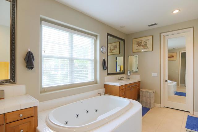 8134 Santaluz Village Green N., San Diego CA: https://media.crmls.org/mediaz/d642af85-a065-48e1-9c17-60e881364c3d.jpg