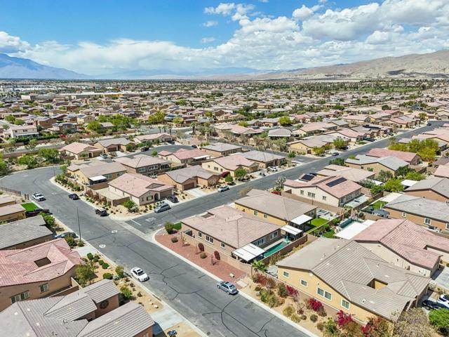 42912 Gazapo Court, Indio CA: https://media.crmls.org/mediaz/d64383ff-74b8-46bd-a27b-330b111337aa.jpg