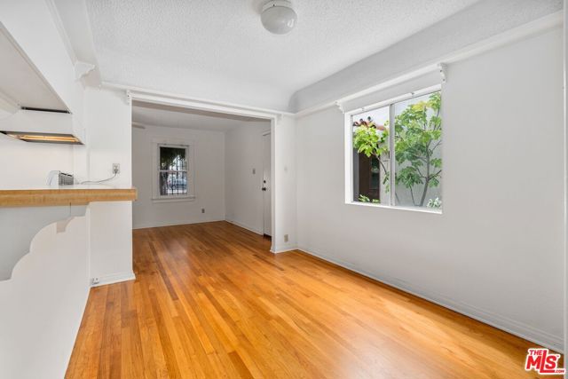 1507 14th Street, Santa Monica CA: https://media.crmls.org/mediaz/d643a7c0-59fe-478d-99ec-be9faf38ce4f.jpg