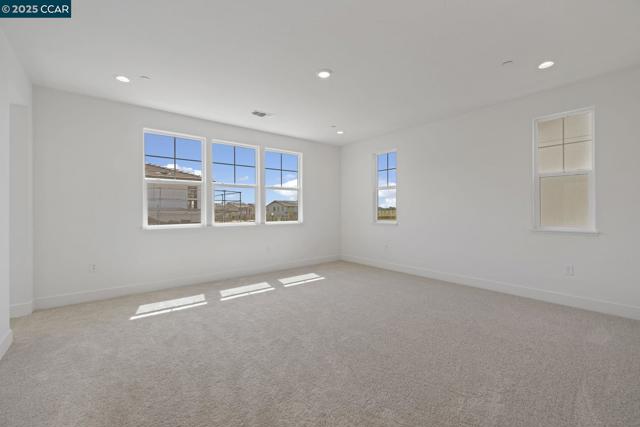 8121 Vessel Way, Sacramento CA: https://media.crmls.org/mediaz/d643c66f-4e85-4ebc-9ee7-1ed72eba3976.jpg