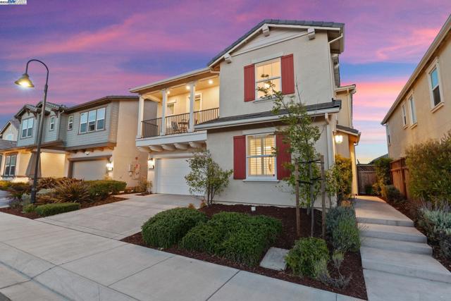 318 Paradiso Ct, San Ramon CA: https://media.crmls.org/mediaz/d6443b05-82ba-4d9b-ac69-38f23262230e.jpg