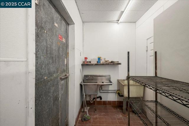 4955 Appian Way, El Sobrante CA: https://media.crmls.org/mediaz/d64463b7-f9ad-454a-9fe7-d09285027200.jpg