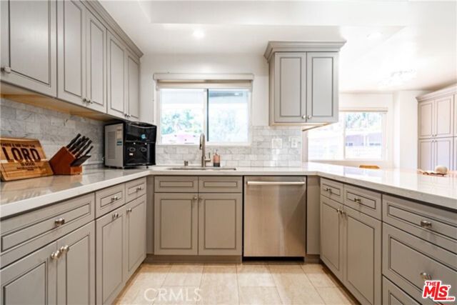 5714 El Canon Avenue, Woodland Hills CA: https://media.crmls.org/mediaz/d644ed90-74e1-443c-9a7a-01dfdfff51b9.jpg