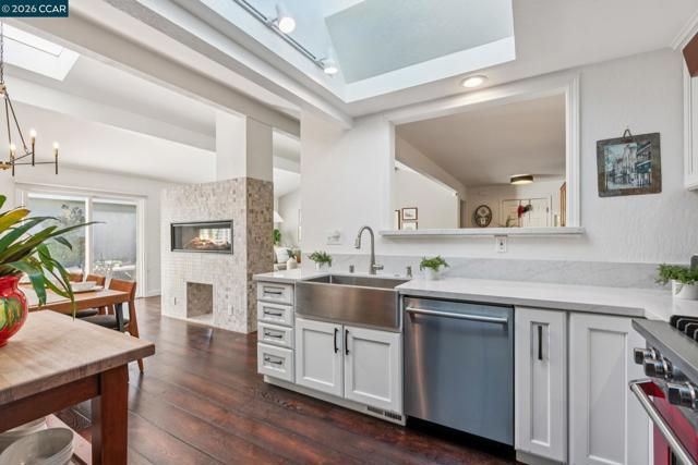 843 Luz Ct, Danville CA: https://media.crmls.org/mediaz/d6455be9-133e-4e04-8fb0-1c6c1a965d84.jpg