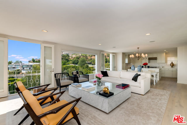 1344 Belfast Drive, Los Angeles CA: https://media.crmls.org/mediaz/d6455f44-3492-4836-bce4-f59946cbe2c2.jpg