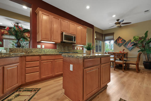 81083 Avenida Tres Lagunas, Indio CA: https://media.crmls.org/mediaz/d6456647-e86d-483e-951c-6c9f46e2e66c.jpg