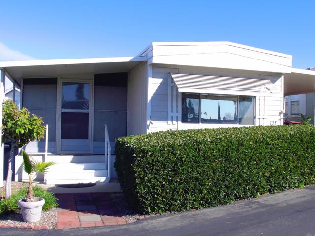 211 N Citrus Avenue, Escondido CA: https://media.crmls.org/mediaz/d6459384-b070-4045-a15e-6523edb139c4.jpg
