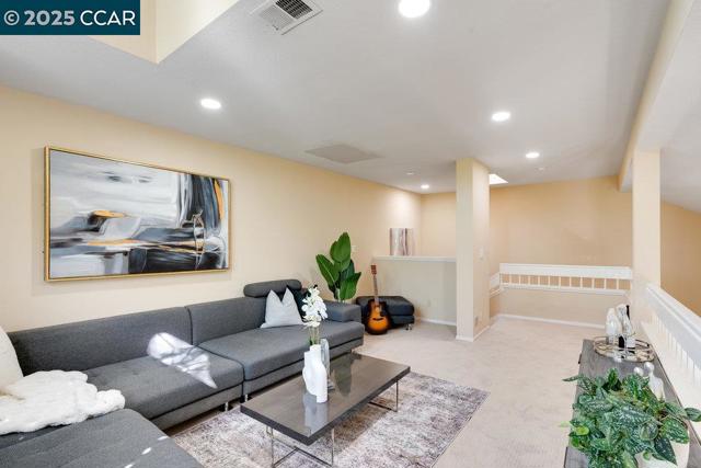 410 Beacon Ridge Lane, Walnut Creek CA: https://media.crmls.org/mediaz/d645cc8a-d22e-40a3-9f31-ea204fb4de11.jpg