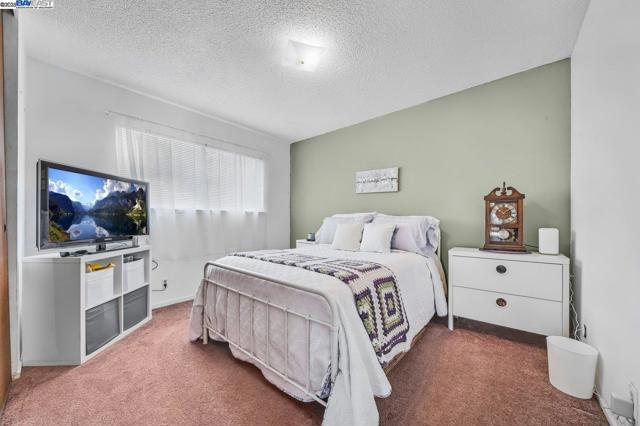 1738 7Th St, Berkeley CA: https://media.crmls.org/mediaz/d645d5a8-79d6-40d8-aec7-13f613a99436.jpg