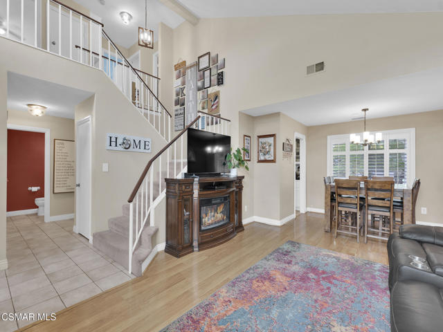 13100 View Mesa Street, Moorpark CA: https://media.crmls.org/mediaz/d6463bda-1f36-4c05-9056-f401dc835c53.jpg