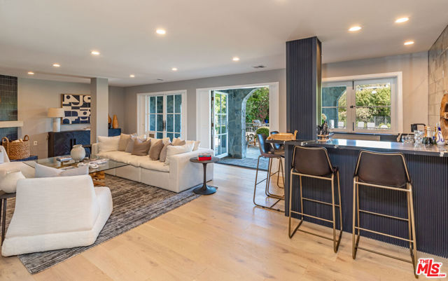 1756 Correa Way, Los Angeles CA: https://media.crmls.org/mediaz/d64732da-872e-44df-b110-662d47af22a6.jpg