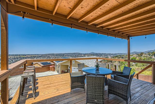 9180 Tokaj Ln, Spring Valley CA: https://media.crmls.org/mediaz/d64777b9-78c1-49f4-8640-0b845f84164f.jpg