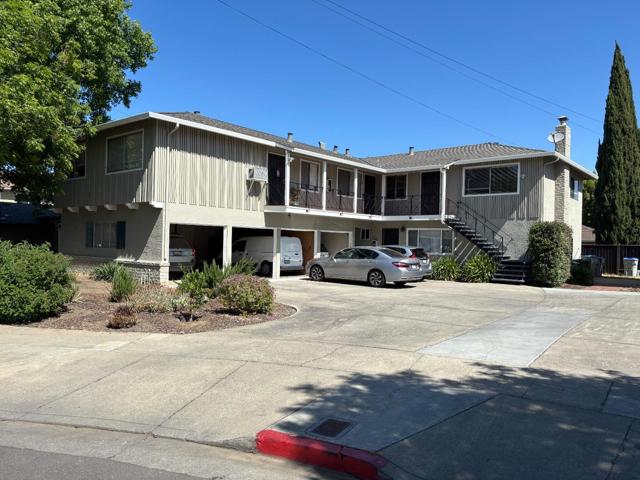 3207 Myles Court, San Jose CA: https://media.crmls.org/mediaz/d6477f7d-0c3d-4d0d-a693-9dfb502a0e60.jpg