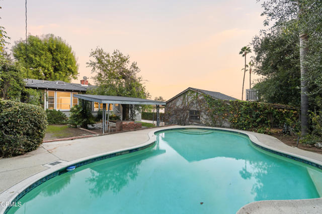 Detail Gallery Image 16 of 18 For 4563 Loma Vista Dr, La Canada Flintridge,  CA 91011 - 4 Beds | 2 Baths