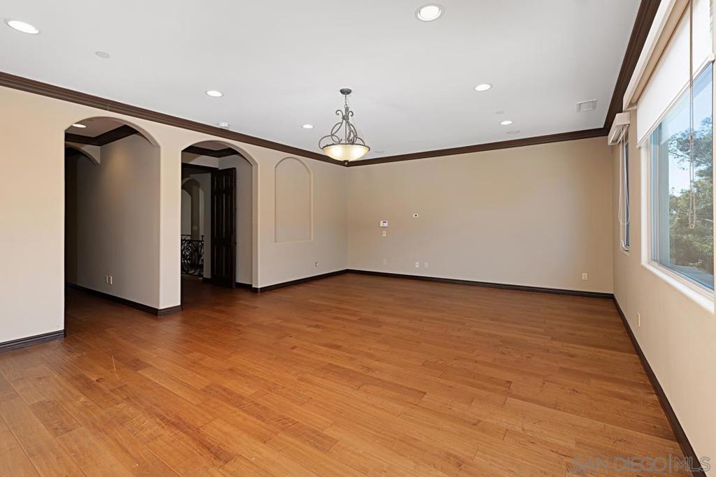 MLS #250034511SD image #27