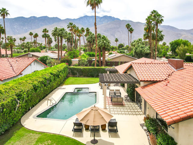 2305 E Sonora Road, Palm Springs CA: https://media.crmls.org/mediaz/d648eb21-1c86-4c5f-8075-29c35ad6b06b.jpg