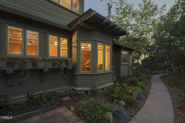 402 Lynn Drive, Ventura CA: https://media.crmls.org/mediaz/d649612e-3bce-4c84-9092-725848de5d97.jpg