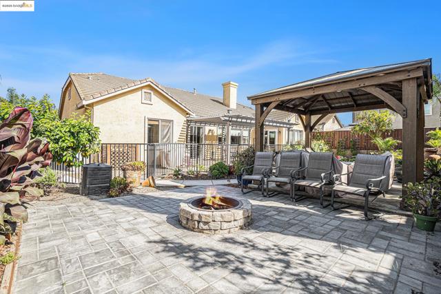 113 Little Ranch Circle, Oakley CA: https://media.crmls.org/mediaz/d64987cb-79b0-41ad-83cc-ca1a51ba9ce4.jpg