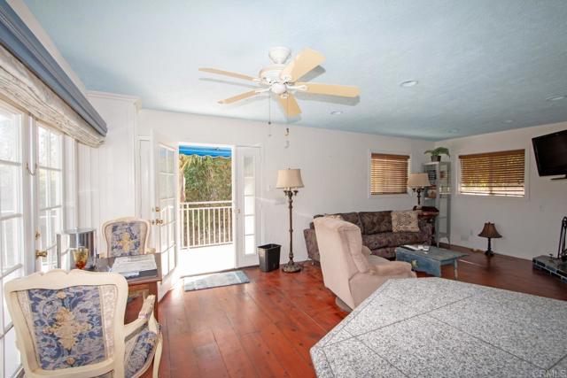 Detail Gallery Image 16 of 36 For 405 Solana Real, Fallbrook,  CA 92028 - 3 Beds | 3 Baths