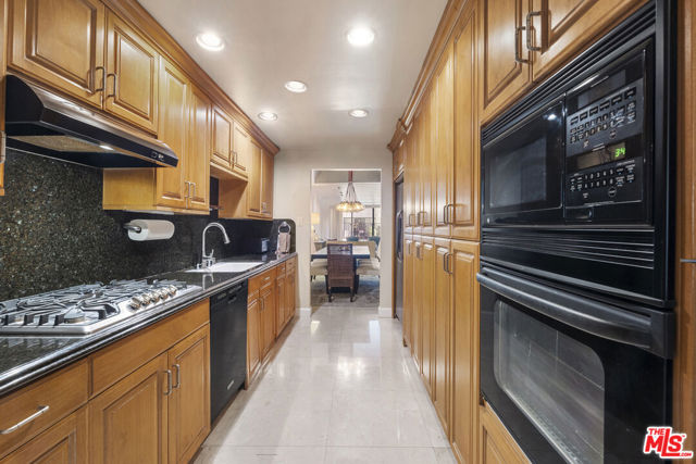 8455 Fountain Avenue, West Hollywood CA: https://media.crmls.org/mediaz/d64b03d9-3b78-42e4-9641-4645f5de2996.jpg