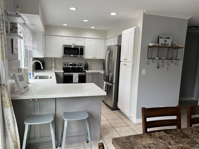 Image 4 of 26 For 842 Sierra Avenue