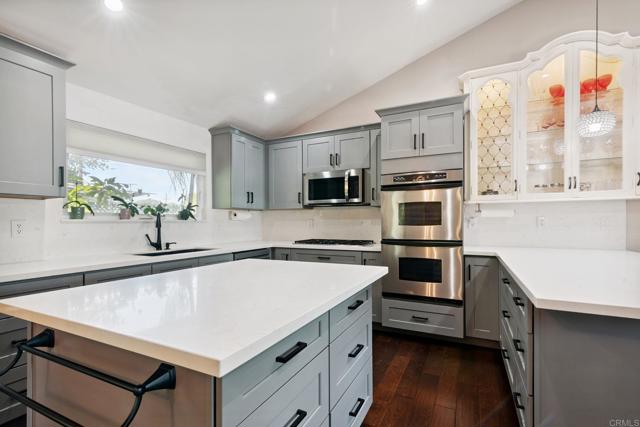 139 Parnassus Circle, Oceanside CA: https://media.crmls.org/mediaz/d64c8a74-87c9-46c6-88d2-86ac9d9f0be3.jpg