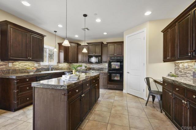 Detail Gallery Image 19 of 43 For 3436 Laurashawn Ln, Escondido,  CA 92026 - 3 Beds | 2/1 Baths