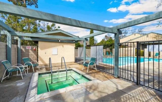 8037 Caminito Mallorca, La Jolla CA: https://media.crmls.org/mediaz/d64cd66d-097e-4e5c-afdd-de7a0d98165e.jpg